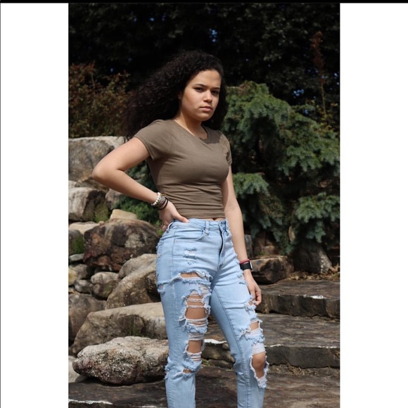 crop top - Picture 3 of 3